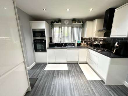 Glen Way, Shevington Park, Image 3