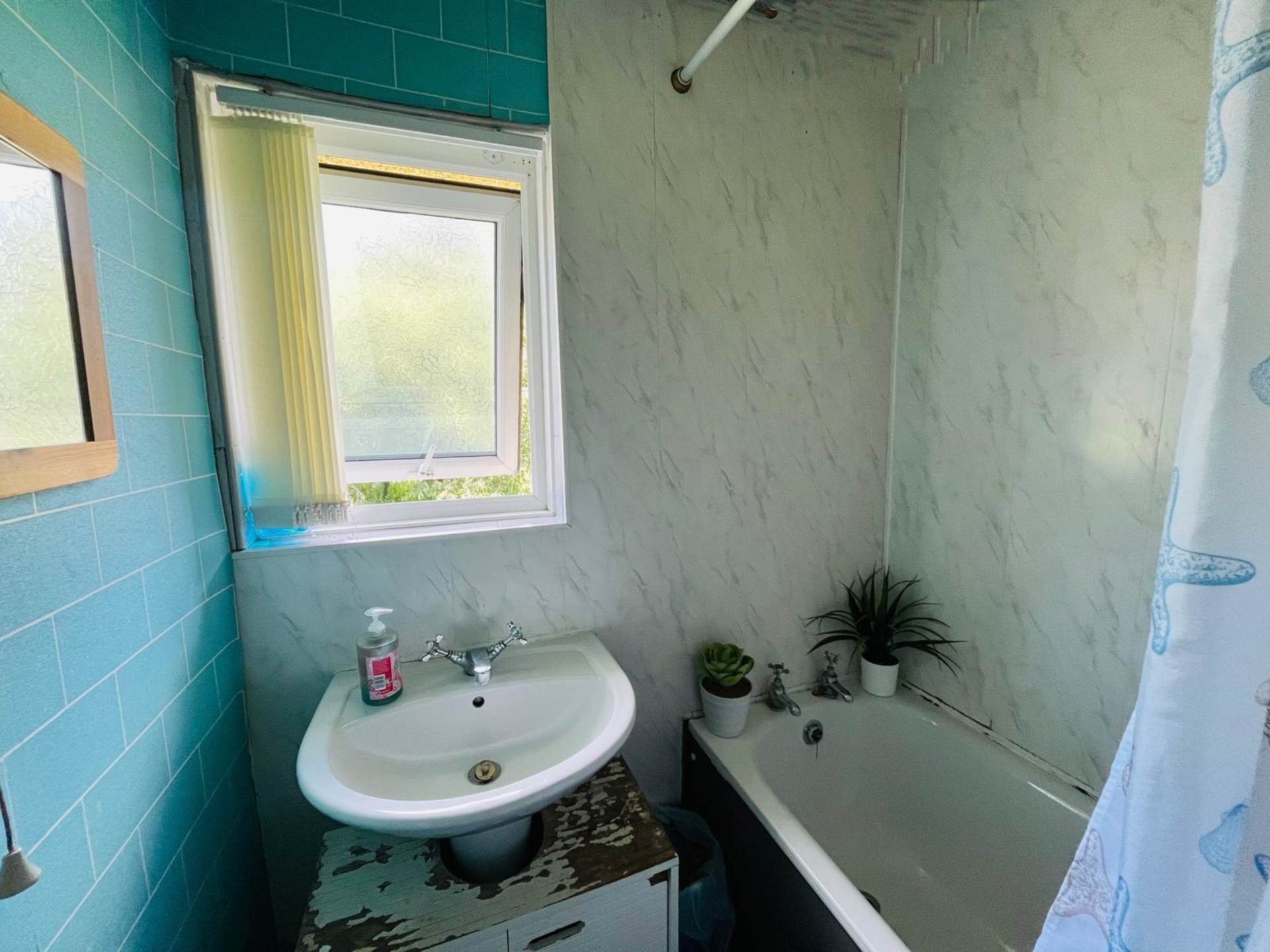 Lyelake Road, Southdene, Image 12