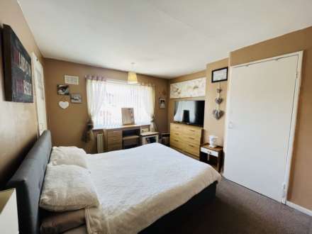 Lyelake Road, Southdene, Image 5