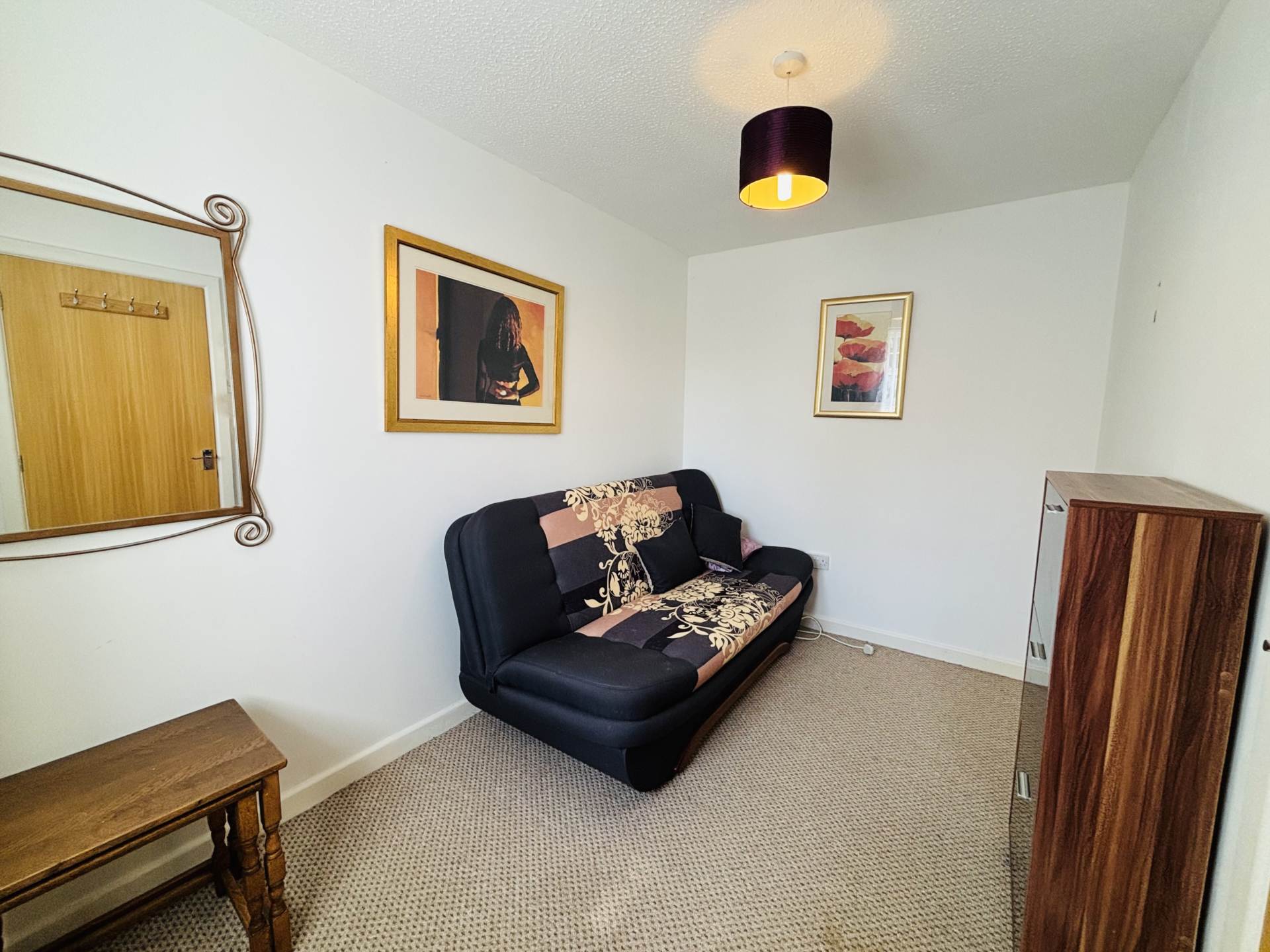 Farnham Close, Southdene, Image 11