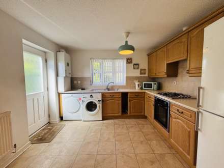 Farnham Close, Southdene, Image 3