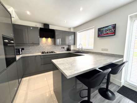 Treviot Close, Melling Mount, Image 5