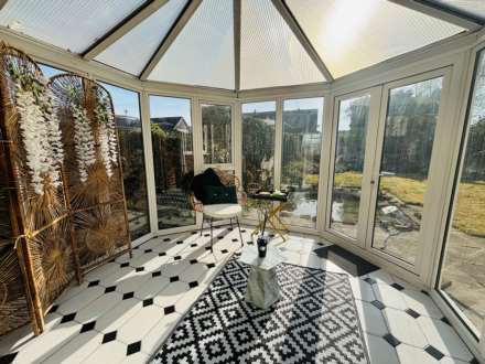 Cherryfield Drive, Southdene, Image 5