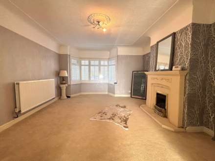 Cherryfield Drive, Southdene, Image 8