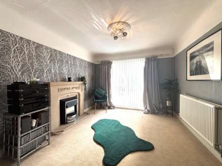 Cherryfield Drive, Southdene, Image 9