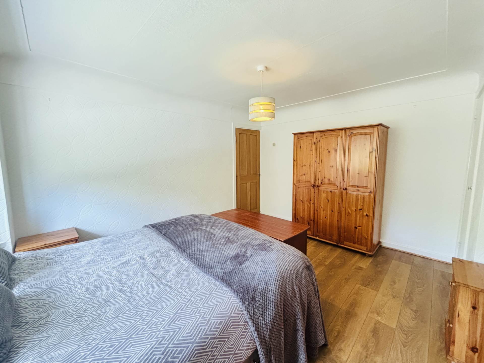 Cherryfield Drive, Southdene, Image 15