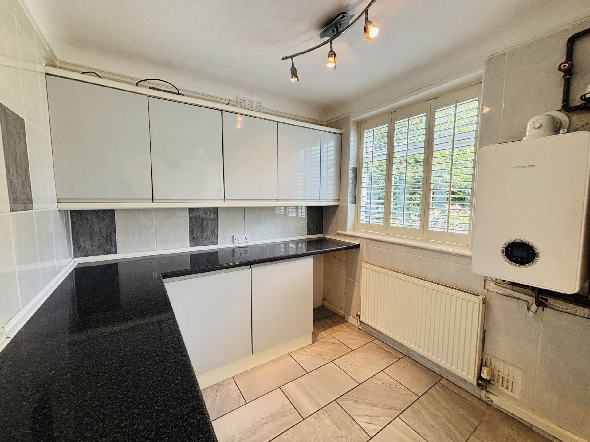 Cherryfield Drive, Southdene, Image 9