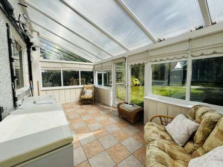 Cherryfield Drive, Southdene, Image 10