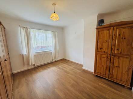 Cherryfield Drive, Southdene, Image 16