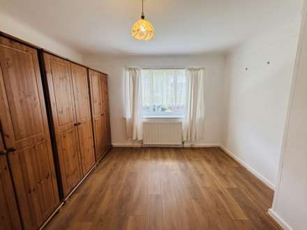 Cherryfield Drive, Southdene, Image 17