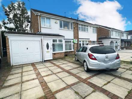 4 Bedroom Semi-Detached, Malvern Close, Mill Park
