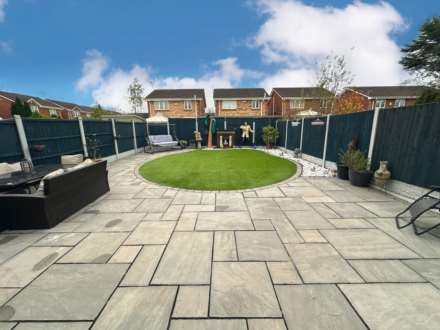 St. Christophers Drive, Huyton, Image 24