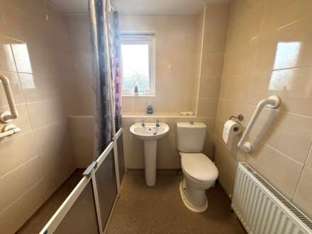 Roughwood Drive, Northwood, Image 15