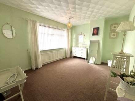 Bracknell Avenue, Southdene, Image 10