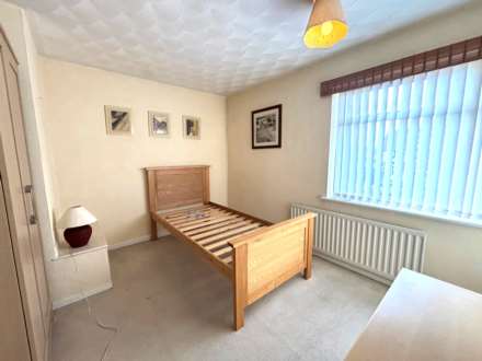 Bracknell Avenue, Southdene, Image 13