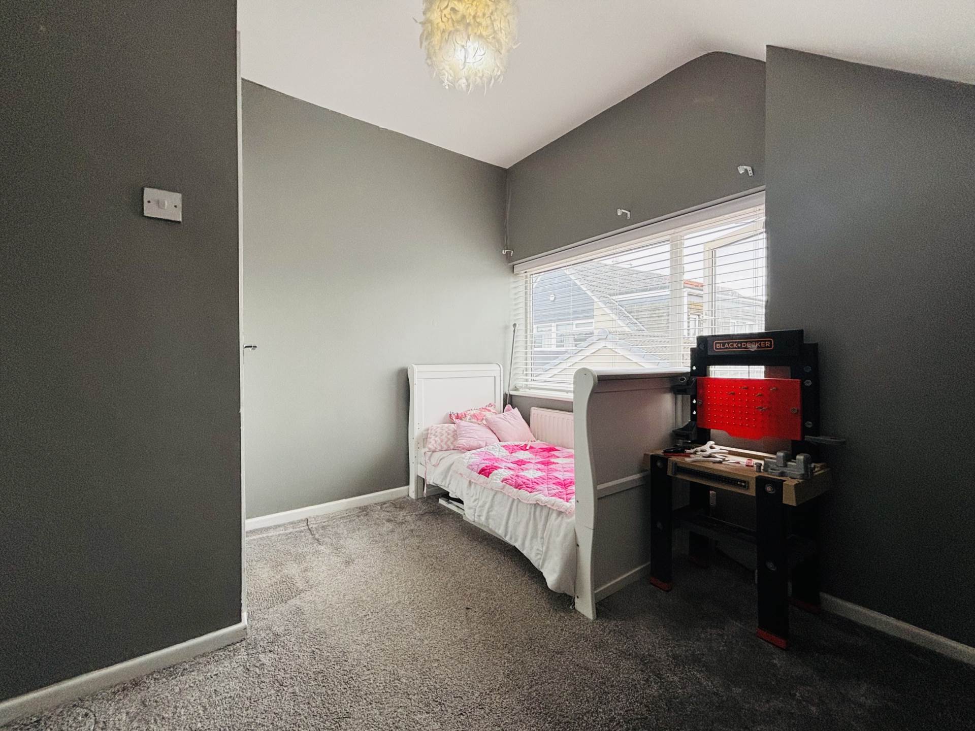 Pitsmead Road, Southdene, Image 15