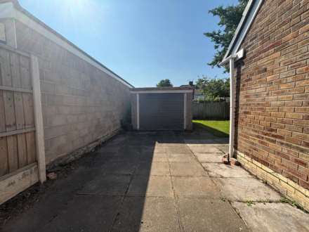 Pitsmead Road, Southdene, Image 21