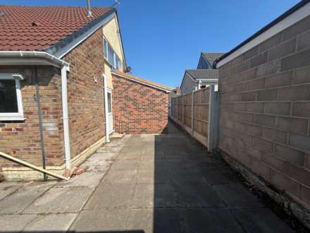 Pitsmead Road, Southdene, Image 22