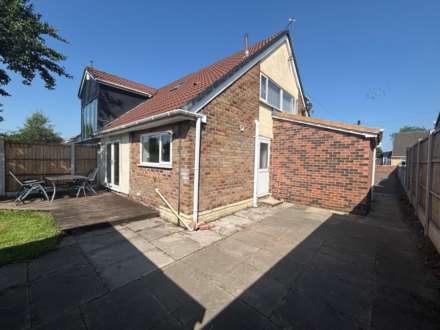 Pitsmead Road, Southdene, Image 23