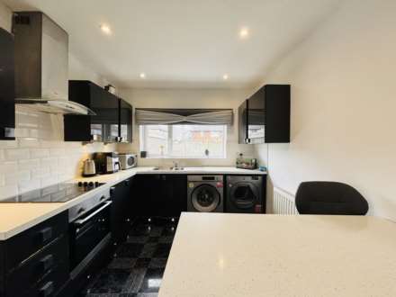 Pitsmead Road, Southdene, Image 6
