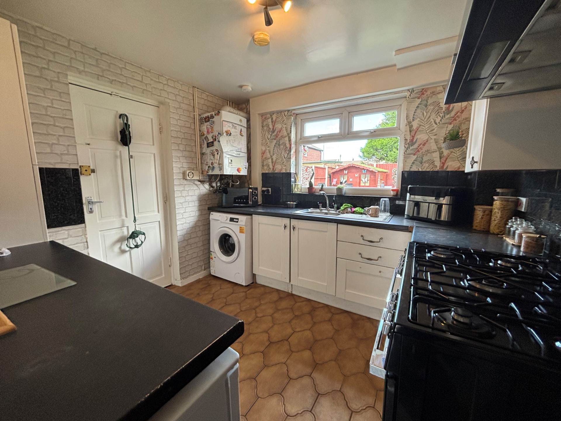 Brookhey Drive, Northwood, Image 4