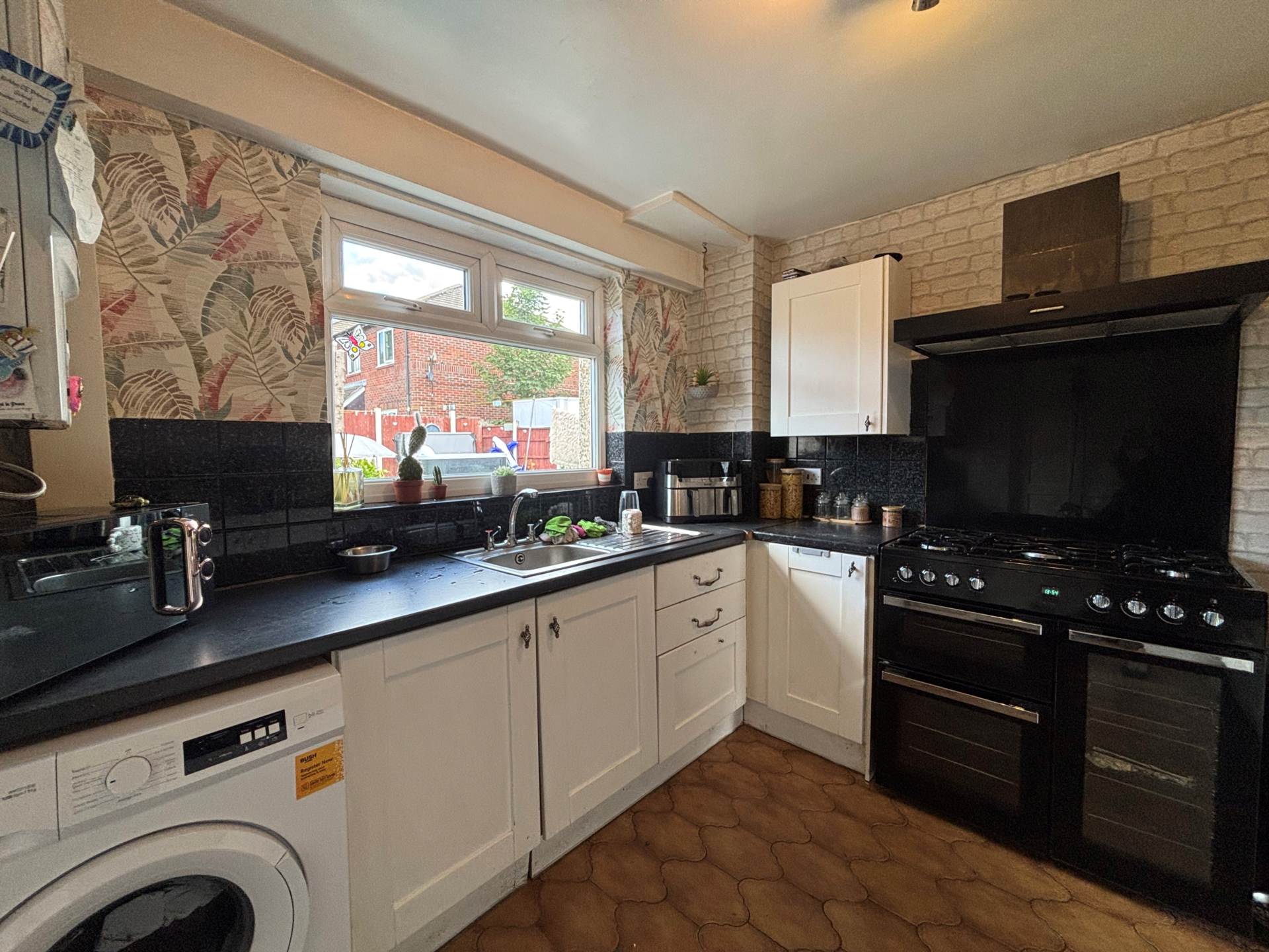 Brookhey Drive, Northwood, Image 5