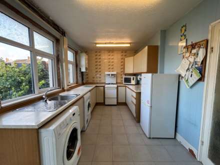 Chadlow Road, Southdene, Image 8