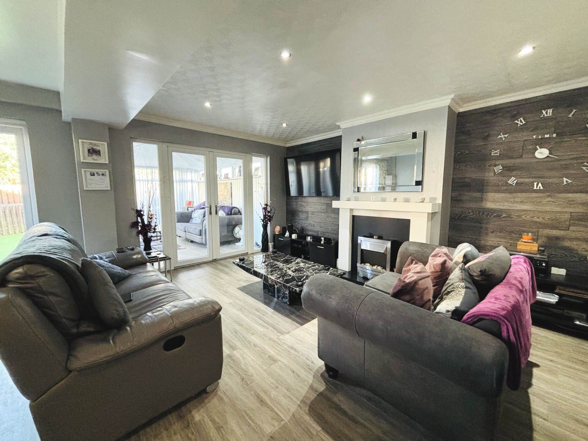 Dulas Green, Southdene, Image 2
