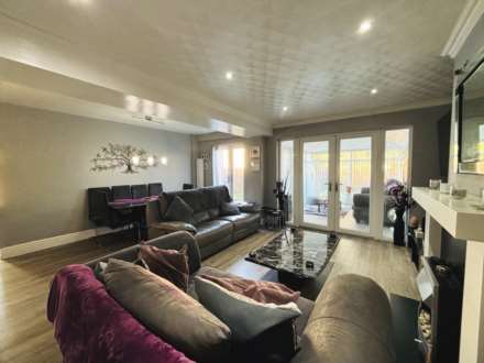 Dulas Green, Southdene, Image 8