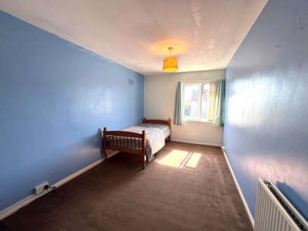 Cawthorne Avenue, Southdene, Image 10