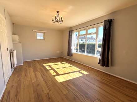 Cawthorne Avenue, Southdene, Image 3