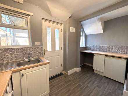 Cawthorne Avenue, Southdene, Image 5