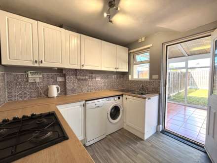 Cawthorne Avenue, Southdene, Image 6