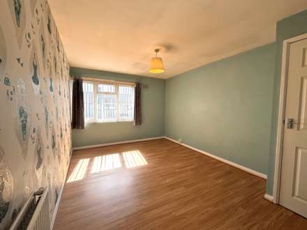 Cawthorne Avenue, Southdene, Image 9