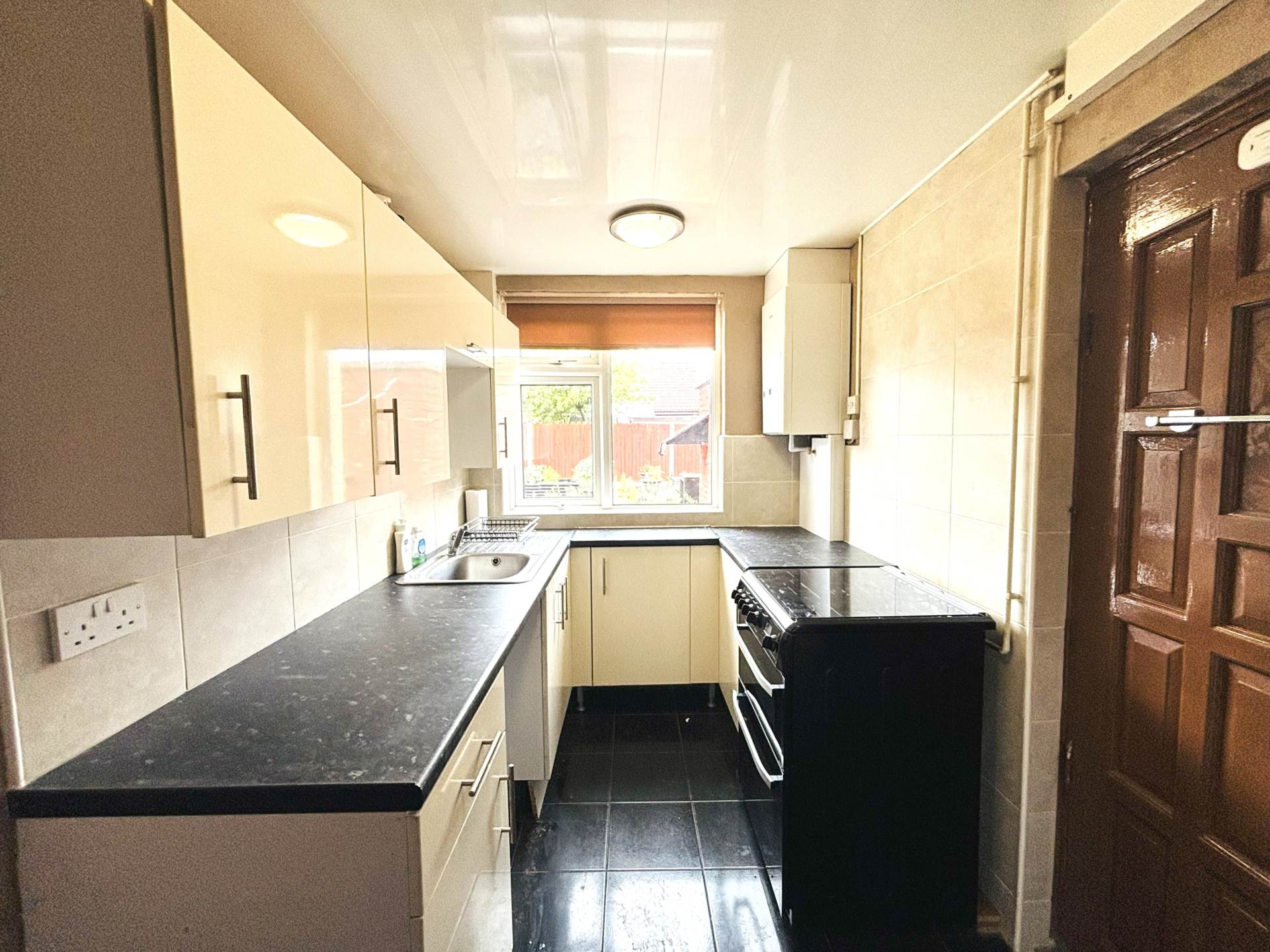 Ravenhead Ave, Southdene, Image 4