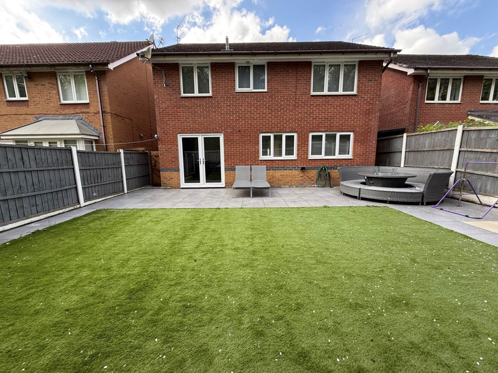Dickens Close, Brookhaven, Image 4