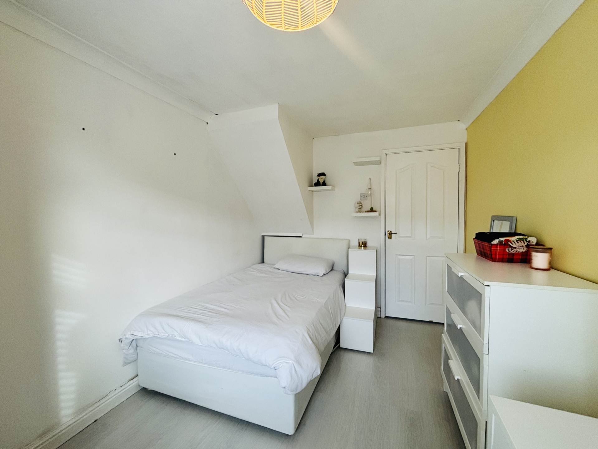 Ledsham Walk, Westvale, Image 10