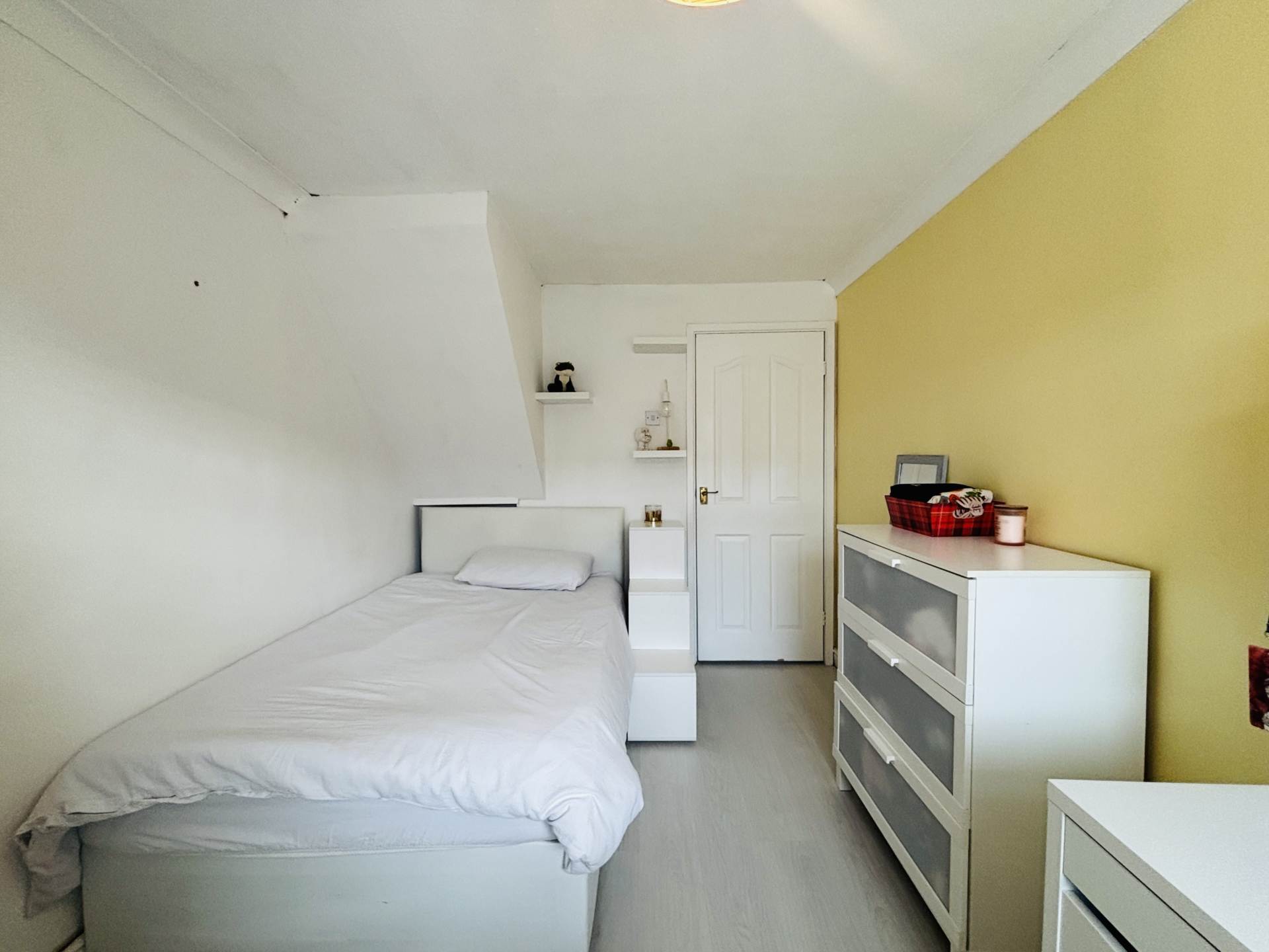 Ledsham Walk, Westvale, Image 11