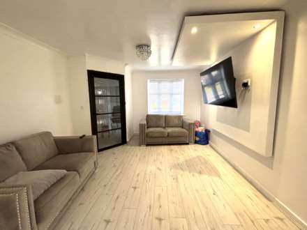 Gorelston Way, Southdene, Image 2
