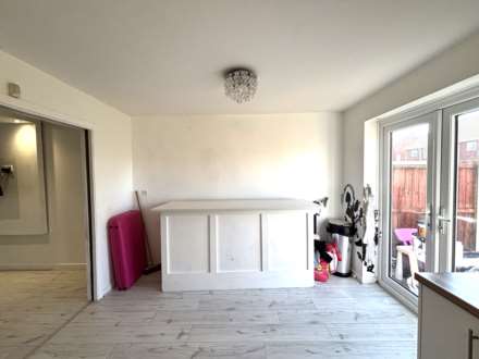 Gorelston Way, Southdene, Image 4