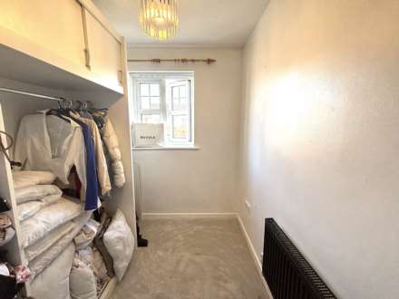 Gorelston Way, Southdene, Image 9