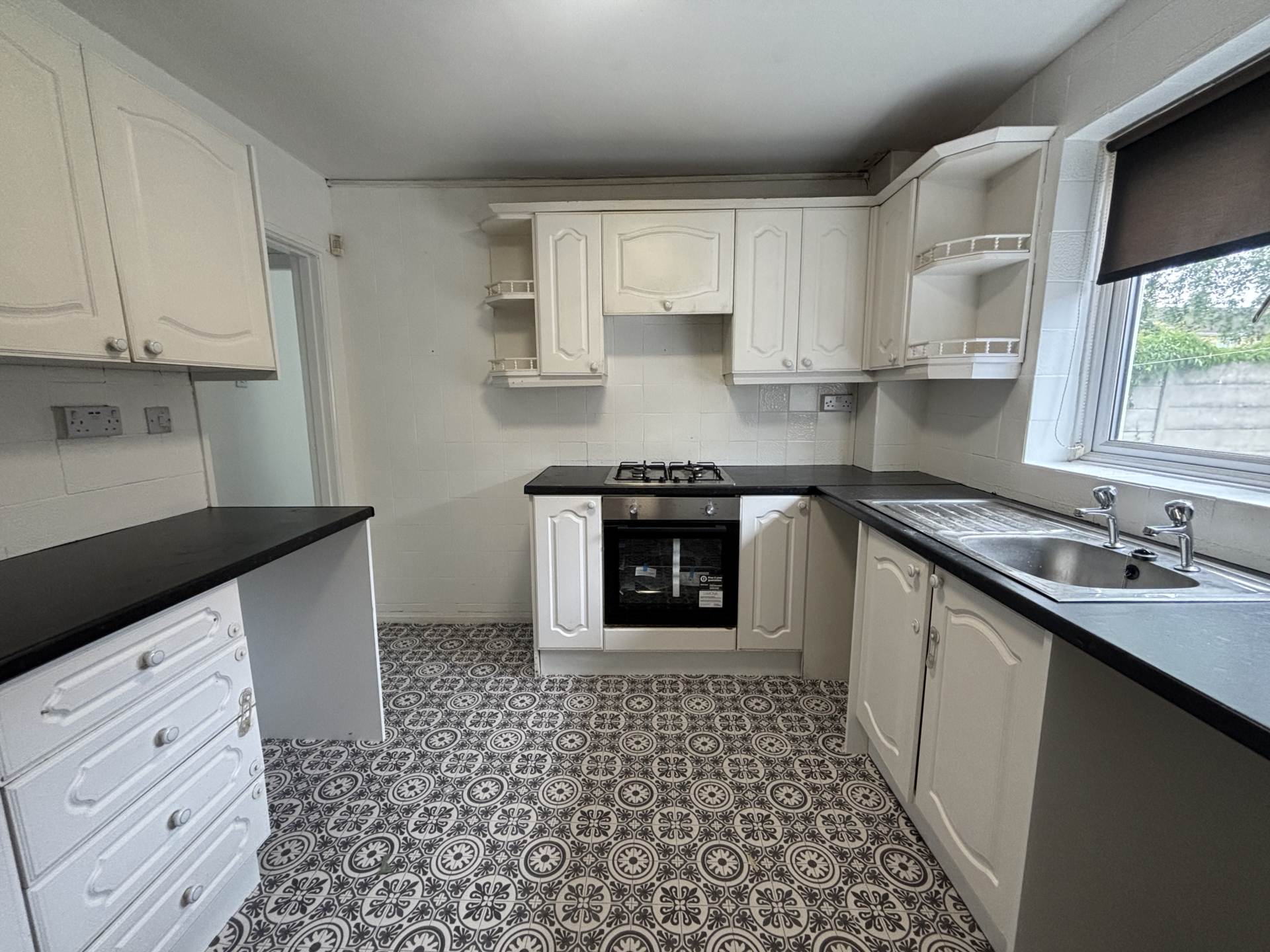 Leeside Avenue, Southdene, Image 9