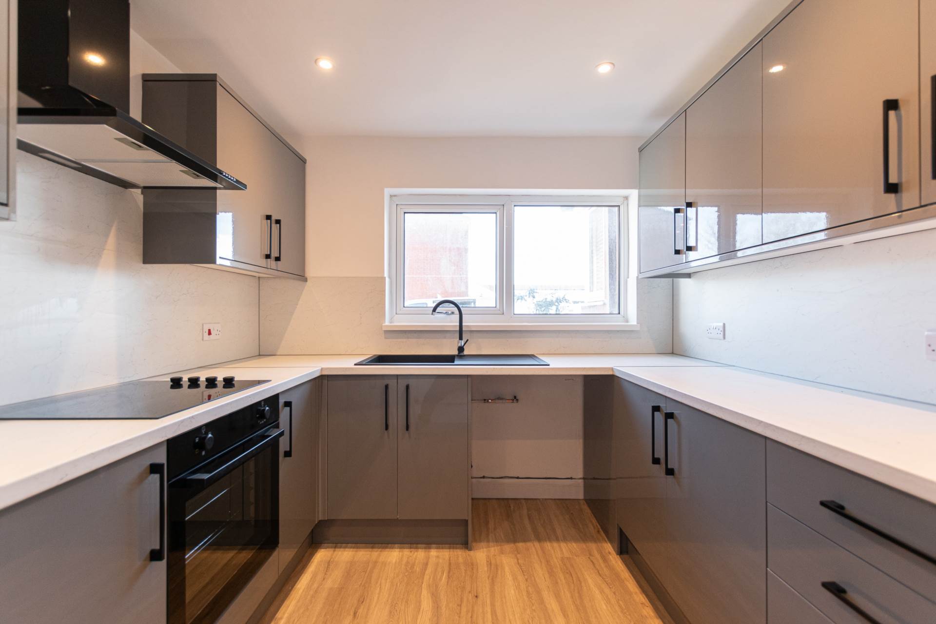 Ascot Drive, Tower Hill, Image 9