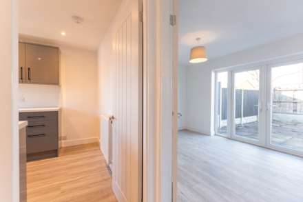 Ascot Drive, Tower Hill, Image 12
