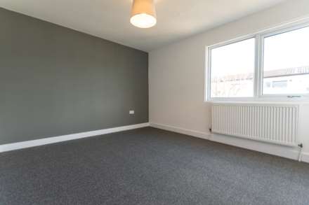 Ascot Drive, Tower Hill, Image 15