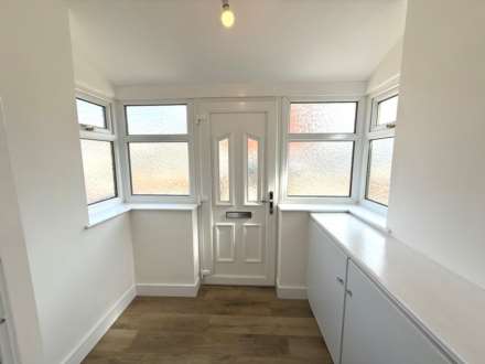 Ascot Drive, Tower Hill, Image 2