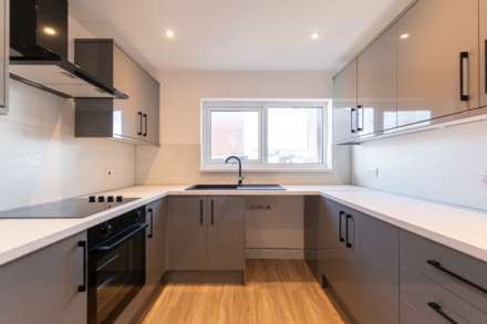 Ascot Drive, Tower Hill, Image 9