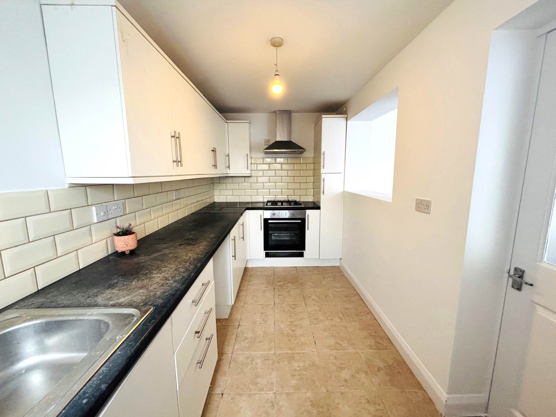 Medbourne Crescent, Southdene, Image 5