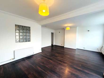 Medbourne Crescent, Southdene, Image 3