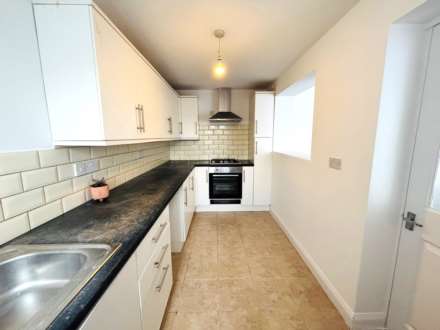 Medbourne Crescent, Southdene, Image 5